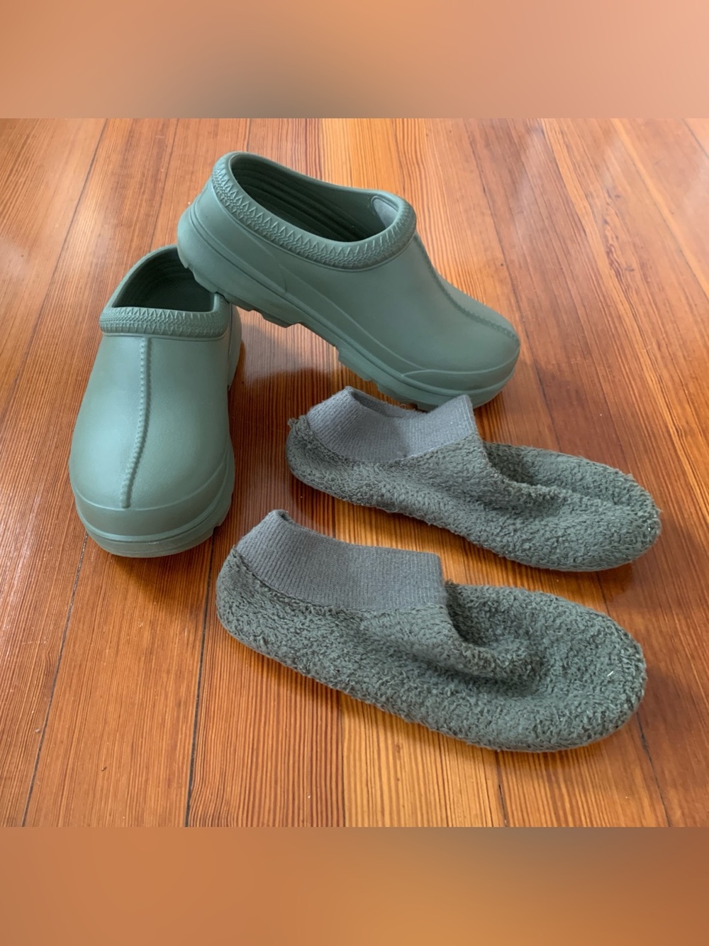 UGG Tasman X Women's Green US 7 Waterproof Rubber Clogs w/ Removable Sock - Picture 2 of 12
